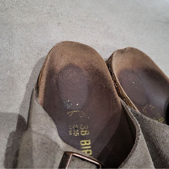 Birkenstock Arizona Taupe Suede Leather Buckle Sandals Sz L7 M6 - Picture 3 of 14